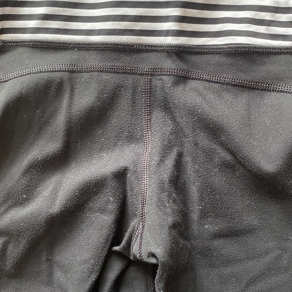 🤍🖤 LULULEMON ICE QUEEN PANT-BLACK/WHITE MINI STIPE-4🖤🤍 - Picture 9 of 11